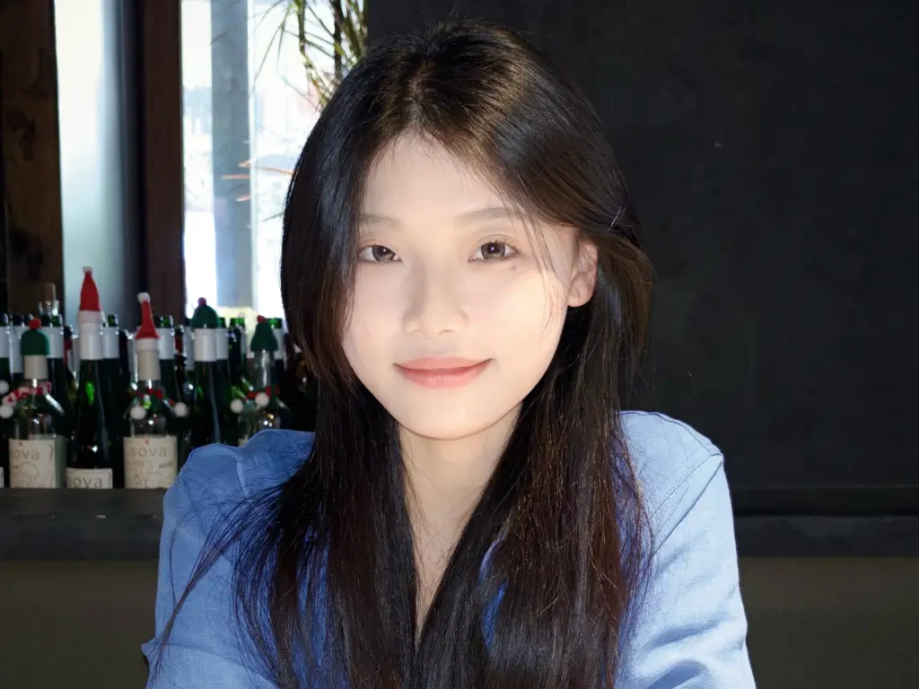 Selah Zheng local China travel guide for private cultural tours