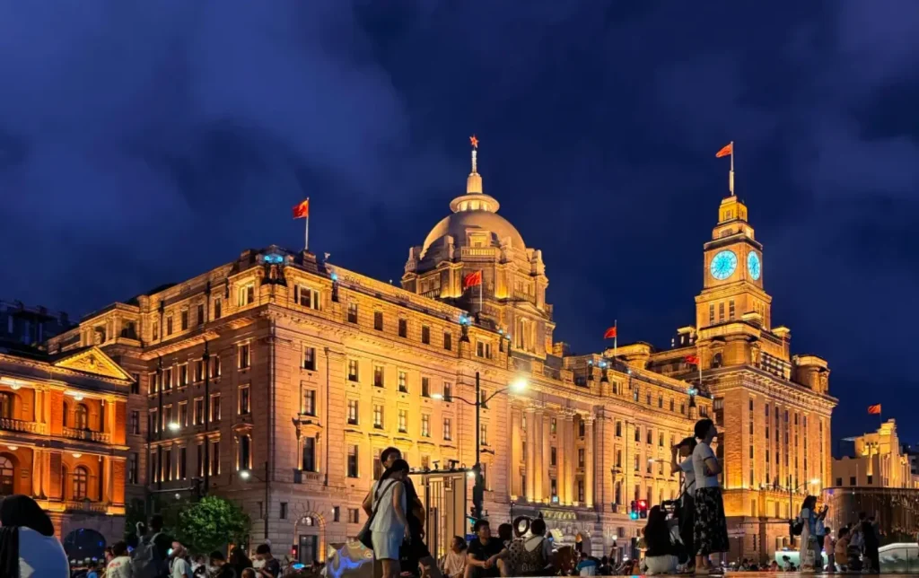 shanghai the bund at night historic architecture view