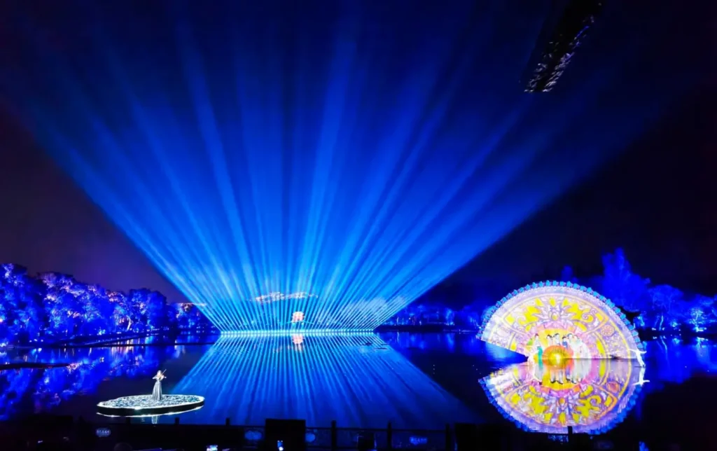 Impression West Lake night show in Hangzhou with laser lights and stage performance on water