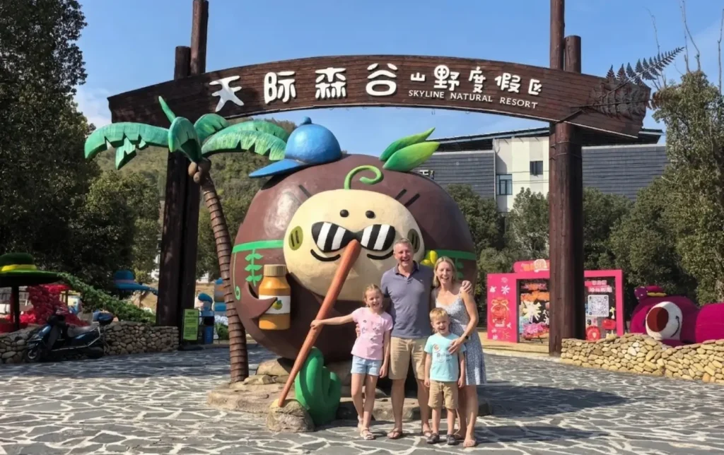 6-Day Shanghai, Moganshan & Hangzhou Tour: City, Nature & Culture Experience