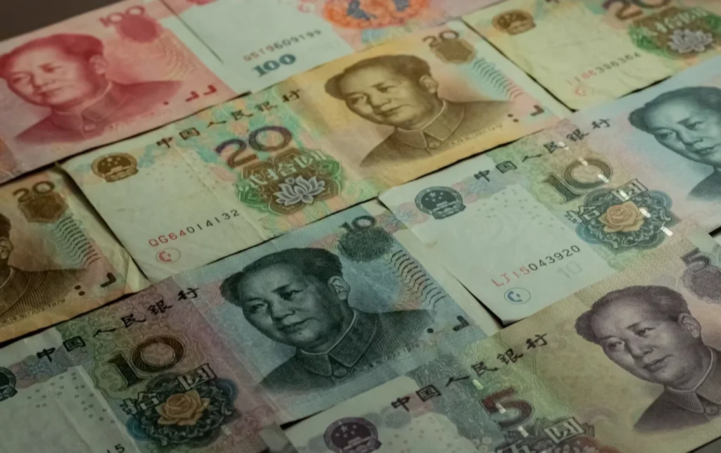 Cash payment in China using Chinese yuan