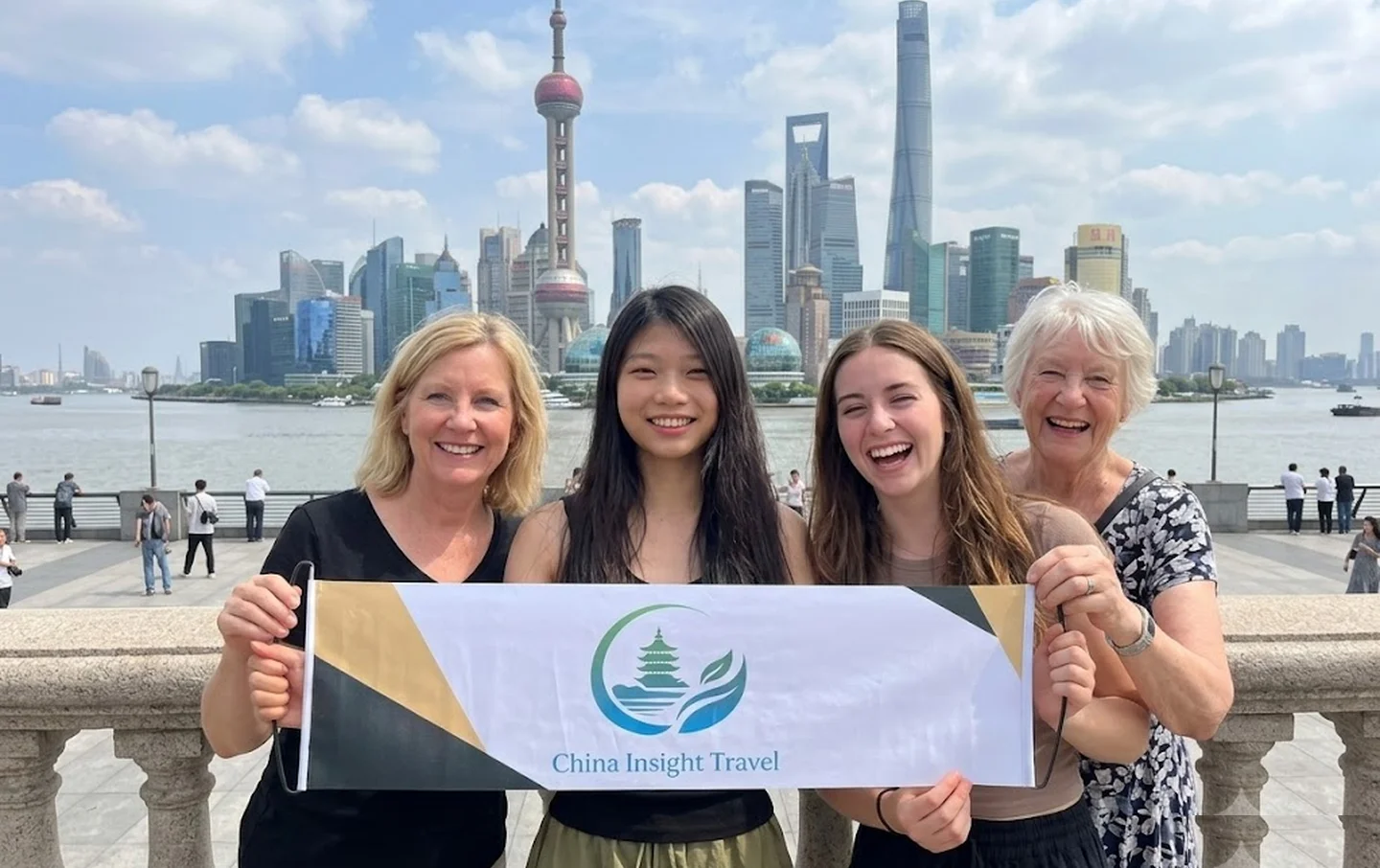 Shanghai skyline and old town private tours