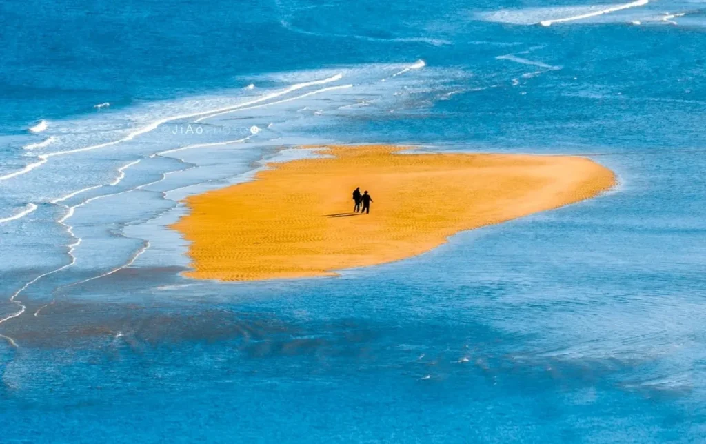 shandong-coastline-golden-sandbar-scenic-tour